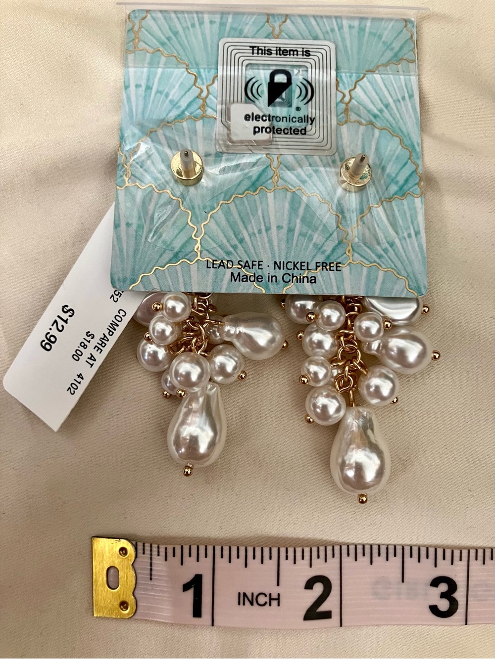 House of Harlow 1960 Gold Shell and White Pearl Cluster Drop Earrings - Picture 4 of 5